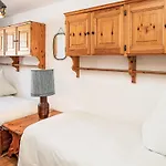 Apartament Chesa Linaria By Interhome