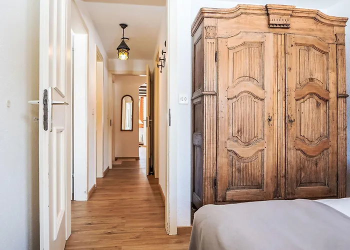 Appartement Chesa Linaria By Interhome