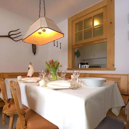 Appartement Chesa Linaria By Interhome