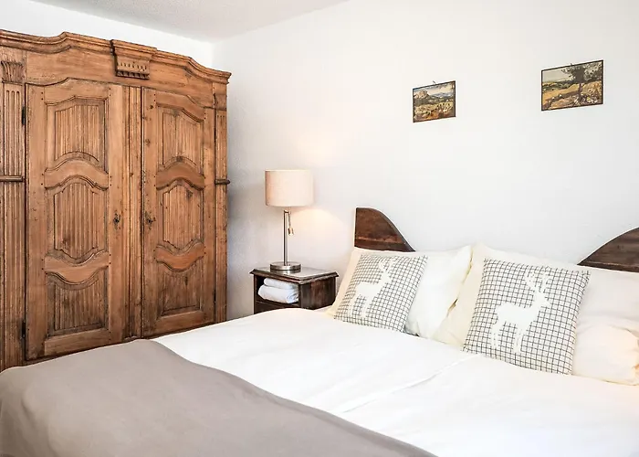 Apartamento Chesa Linaria By Interhome