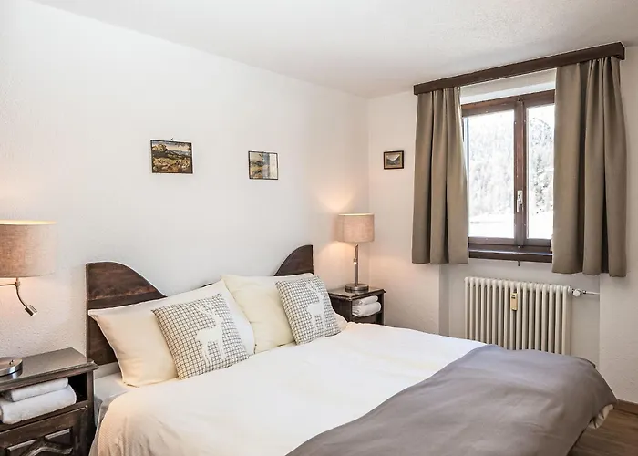 Apartamento Chesa Linaria By Interhome