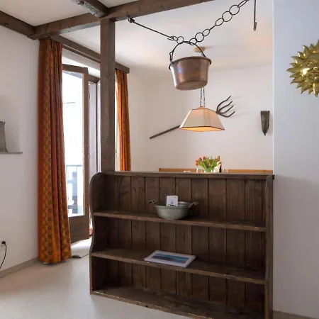 Apartment Chesa Linaria By Interhome